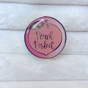 Too Faced peach perfect setting powder translucent Peach Whisper